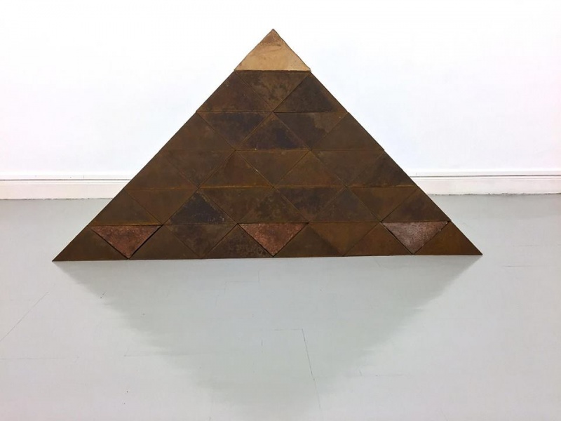 Sobre Triángulos, 1991