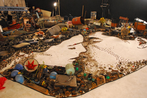 Obra de Vik Muniz con material reciclado