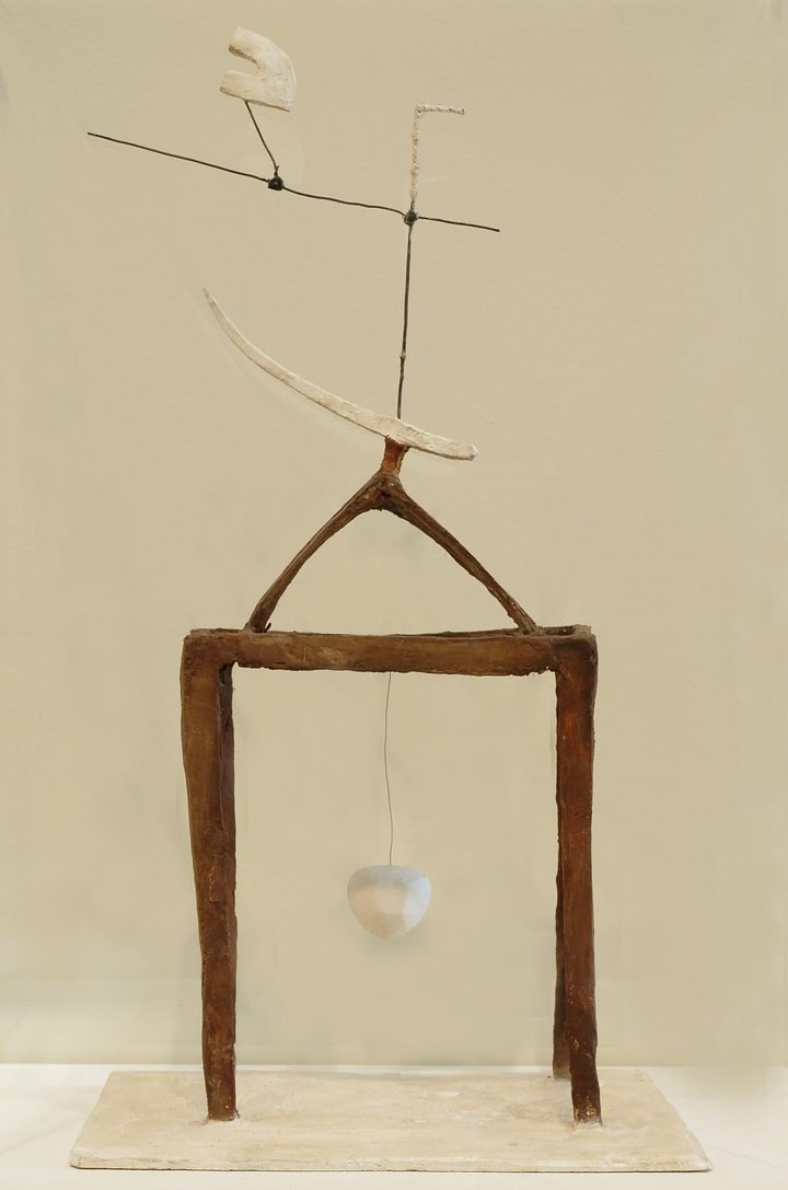 Hour of the Traces 1932 Tate © The Estate of Alberto Giacometti (Fondation Giacometti, Paris and ADAGP, Paris), licensed in the UK by ACS and DACS, London 2018