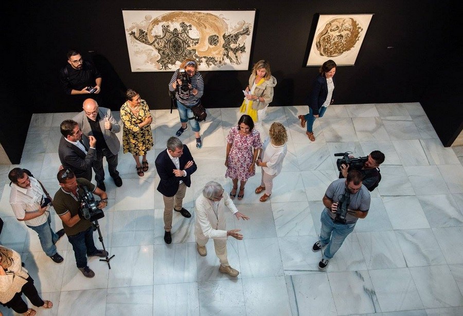 Vista de la exposición durante una visita guiada